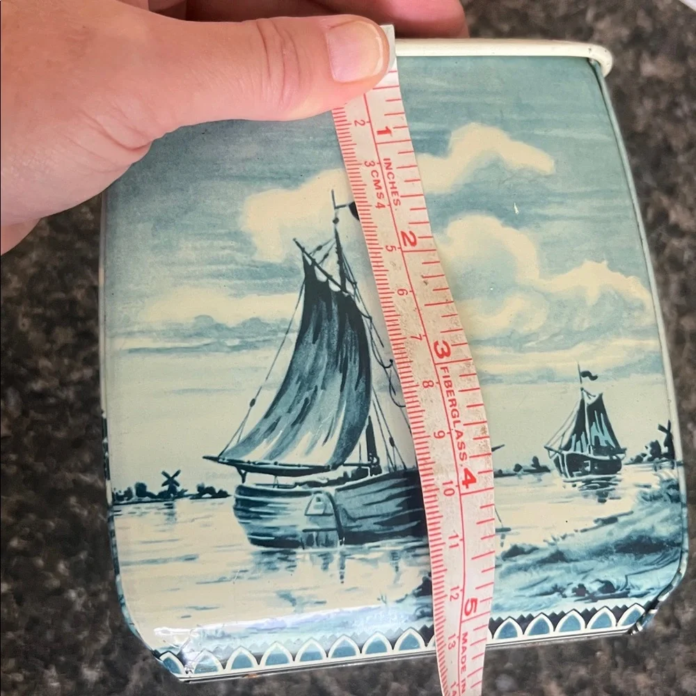 Delft Style Vintage Tin - Picture 6 of 6